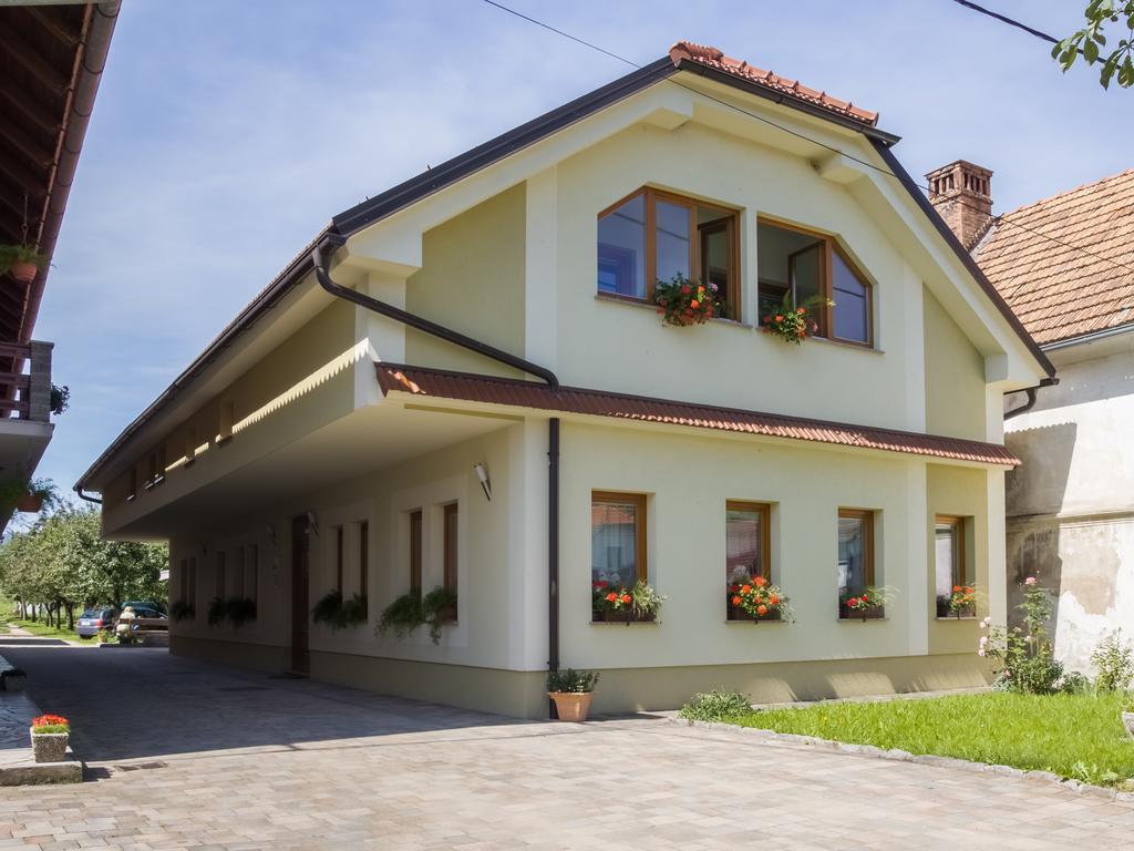 Turisticna Kmetija Logar Hotel Grahovo Kültér fotó